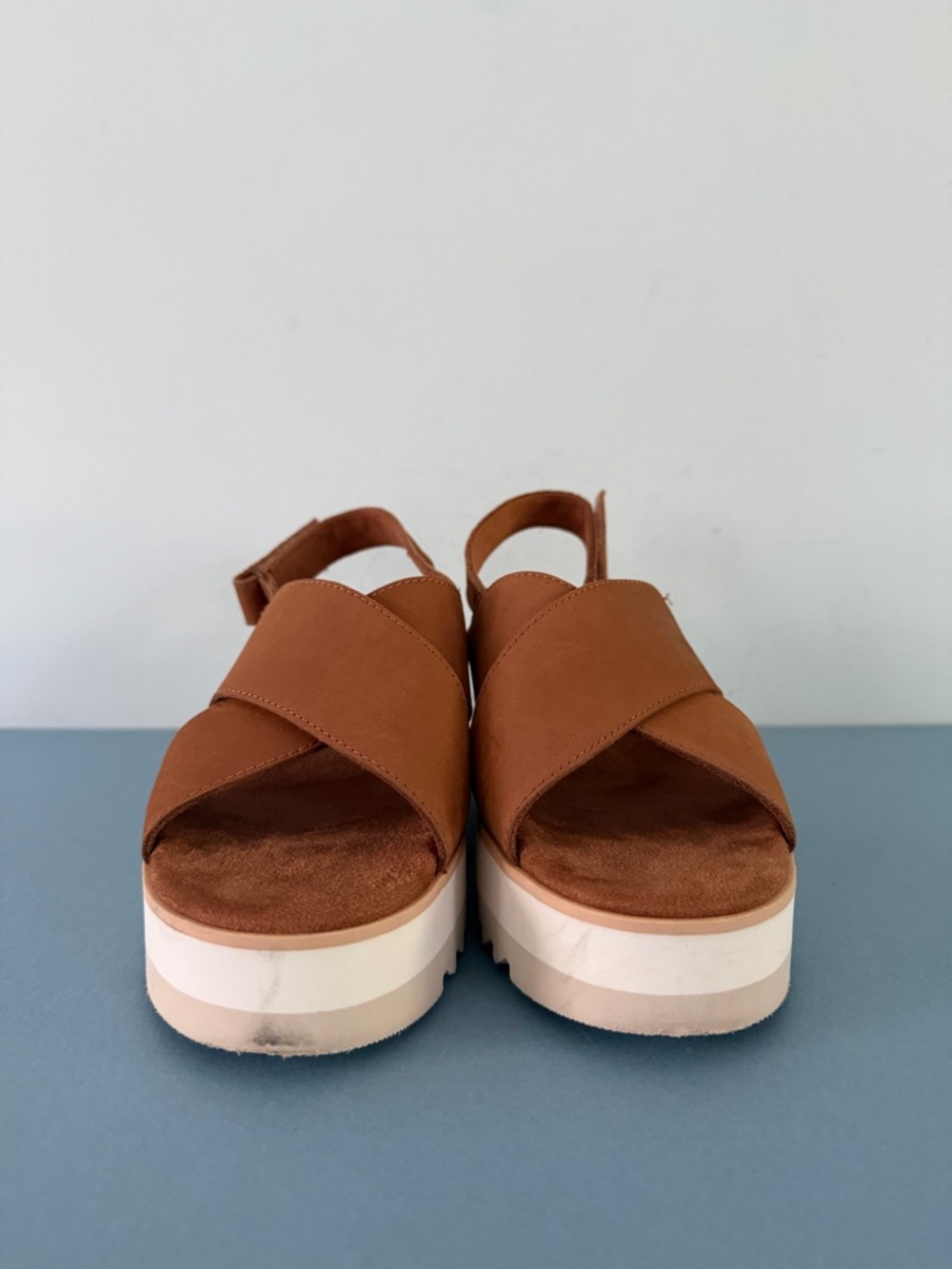 TOMS Diana Crisscross Brown Sugar Leather Jute Wrapped Platform Wedge Sandals - Picture 3 of 10
